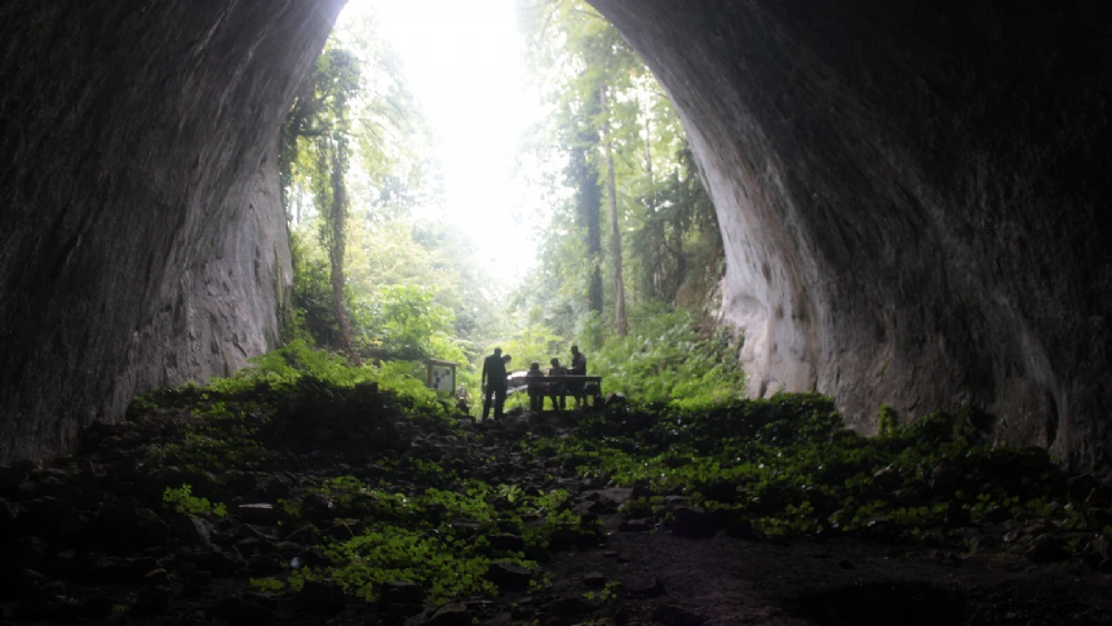 ılgarini mağarası