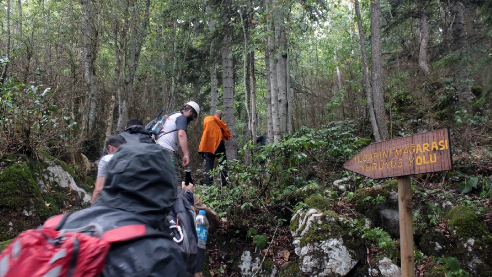 ılgarini mağarası